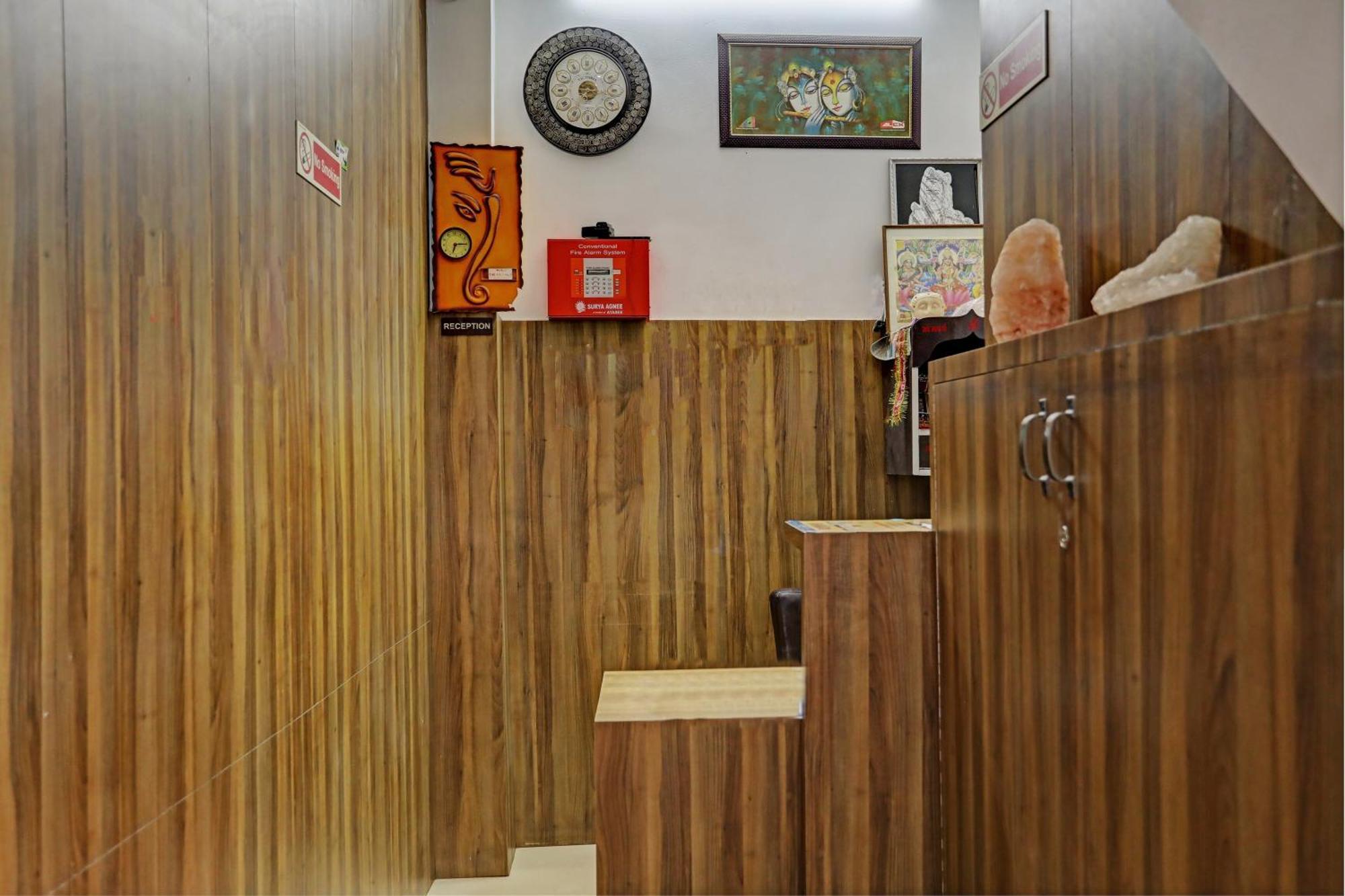 Chandīgarh Oyo Hotel The Red Hut מראה חיצוני תמונה